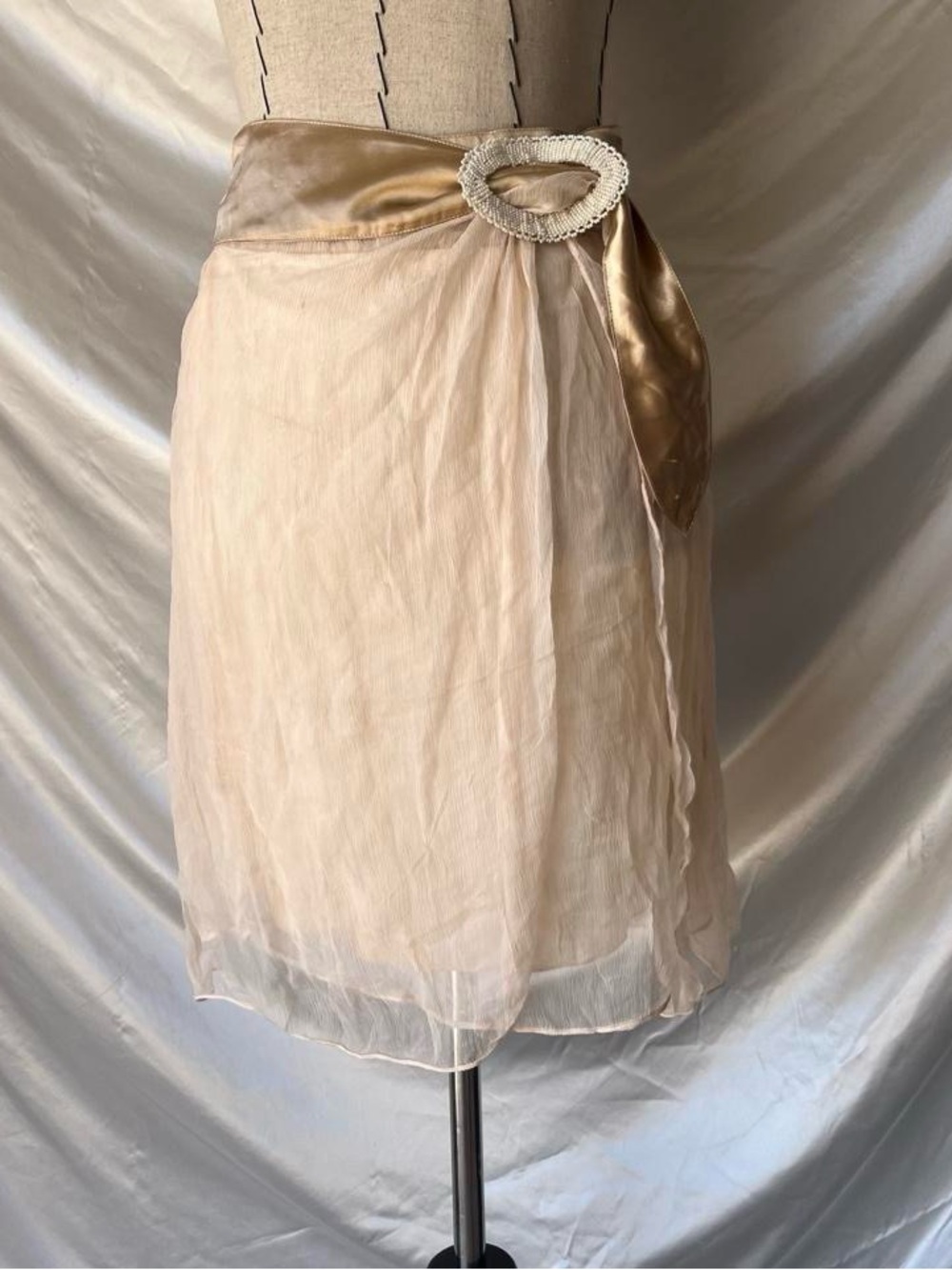 Free People vintage fairy Beige Skirt with Decorative Buckle, size 4